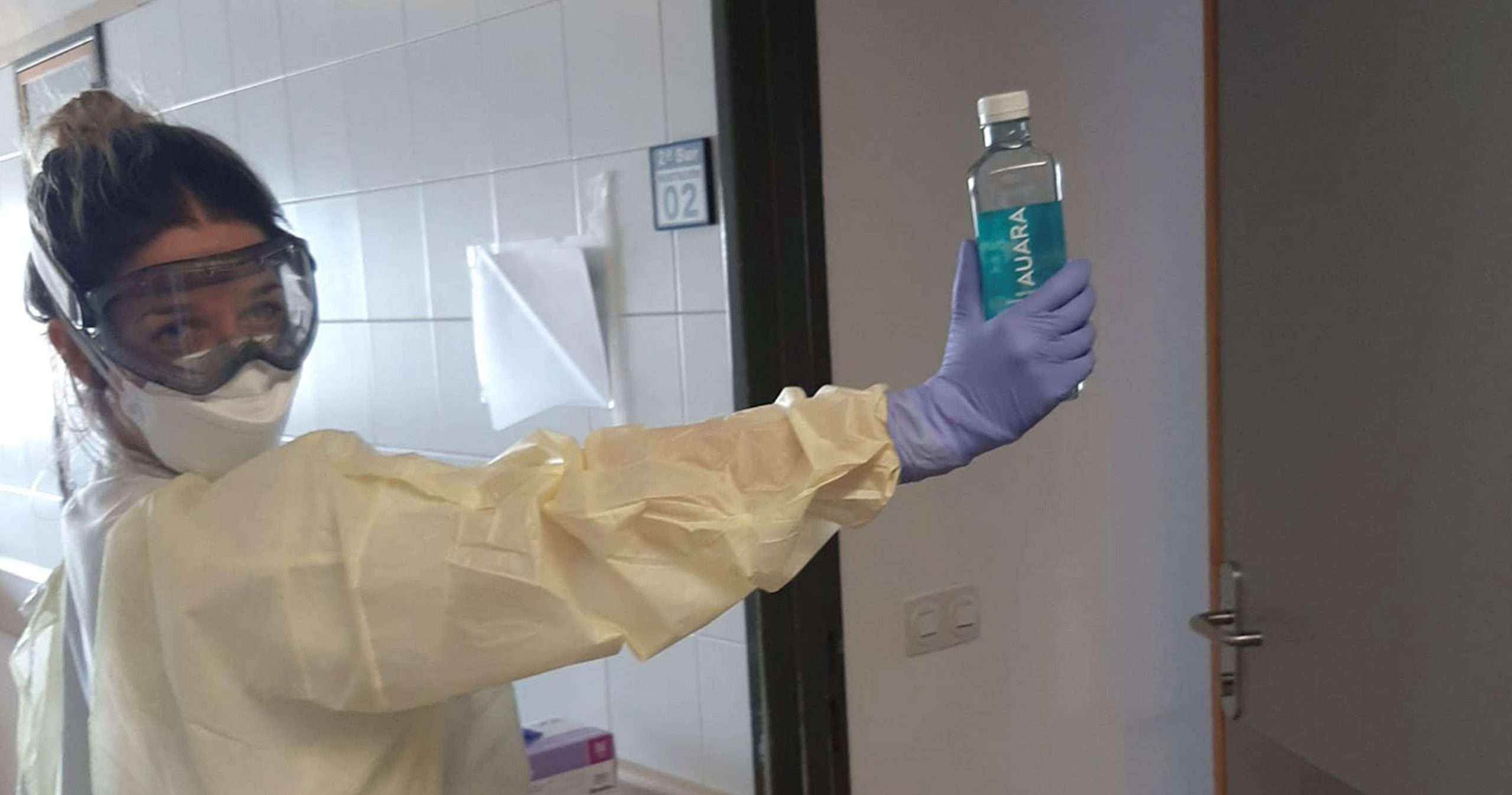 AUARA lanza crowdfunding para donar botellas de agua a hospitales con enfermos por coronavirus