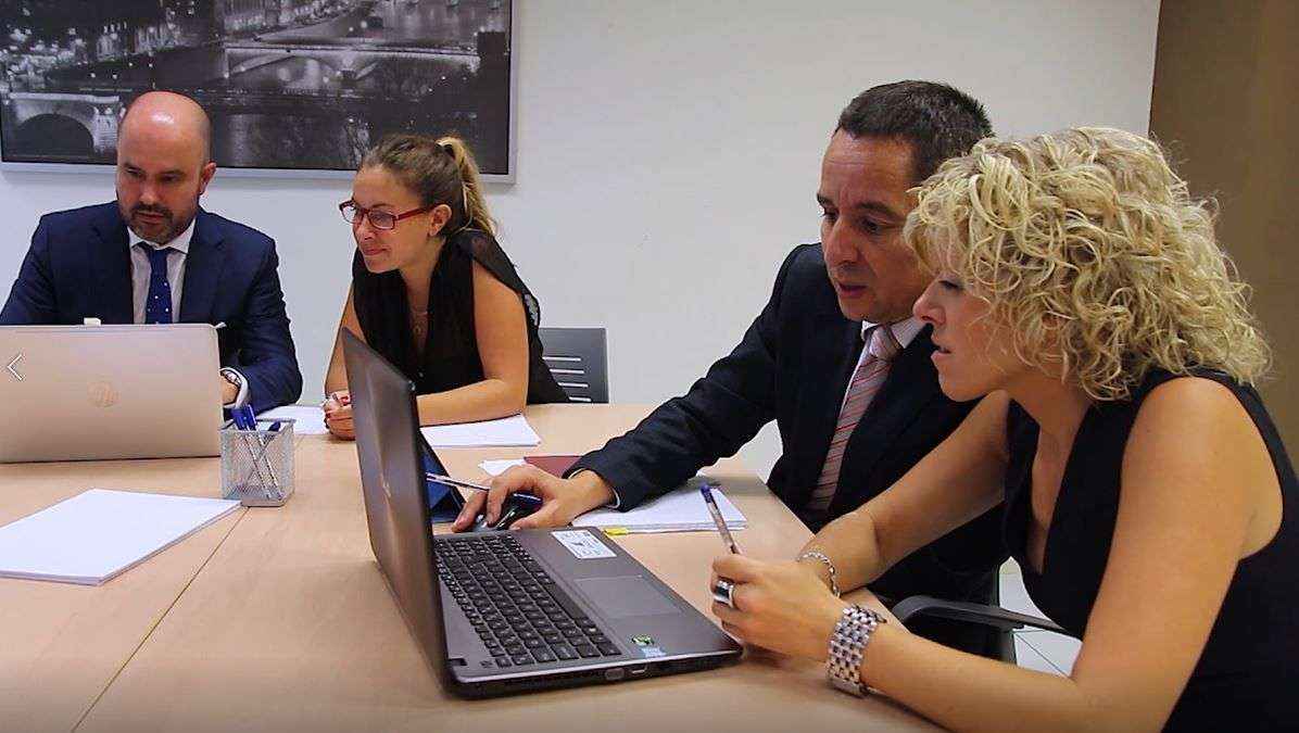 Dipcom Corporate empieza a gestionar concursos de acreedores express desde 2.800 €