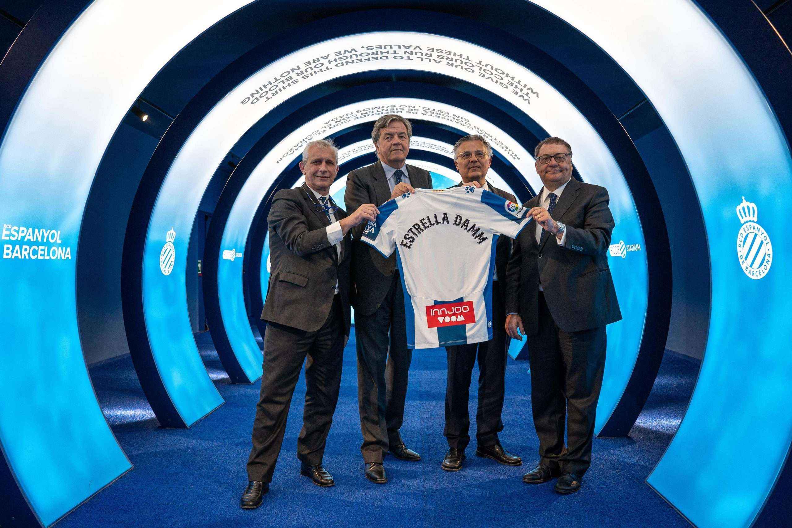El RCD Espanyol de Barcelona y Estrella Damm renuevan hasta 2023