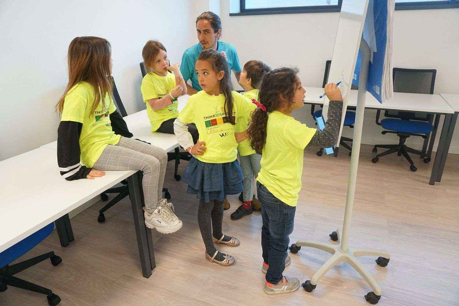 VASS consolida su apuesta por la conciliación con nuevos talleres Thinkids en días laborables no lectivos