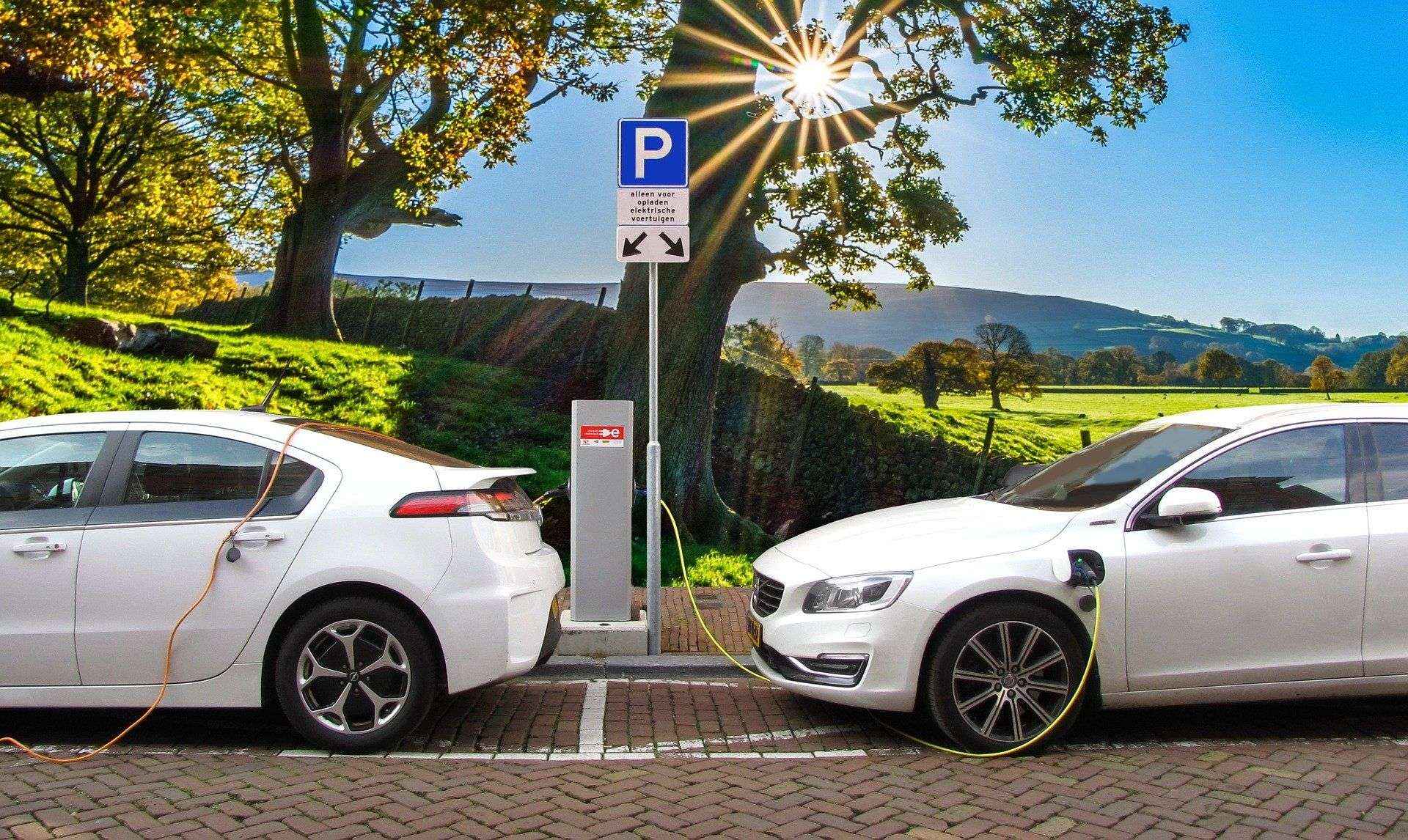 Ventajas que ofrecen los coches eléctricos, informa Autos Molière