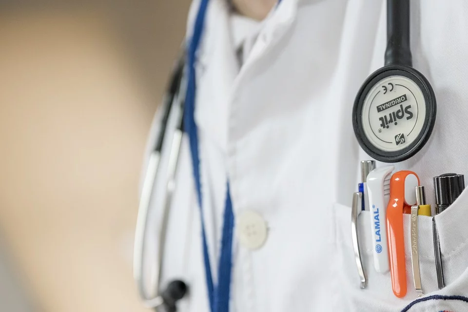 Expertos explican por qué la adaptación del profesional de la salud al contexto digital es clave