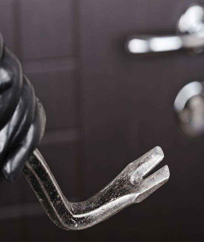 Fortisegur: la importancia de una puerta acorazada en tiempos de crisis