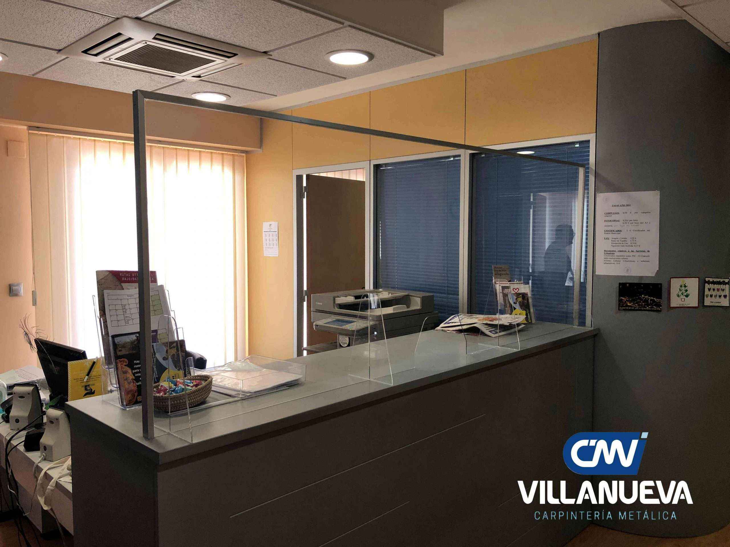Carpintería Metálica Villanueva aconseja instalar mamparas anticontagios en los negocios
