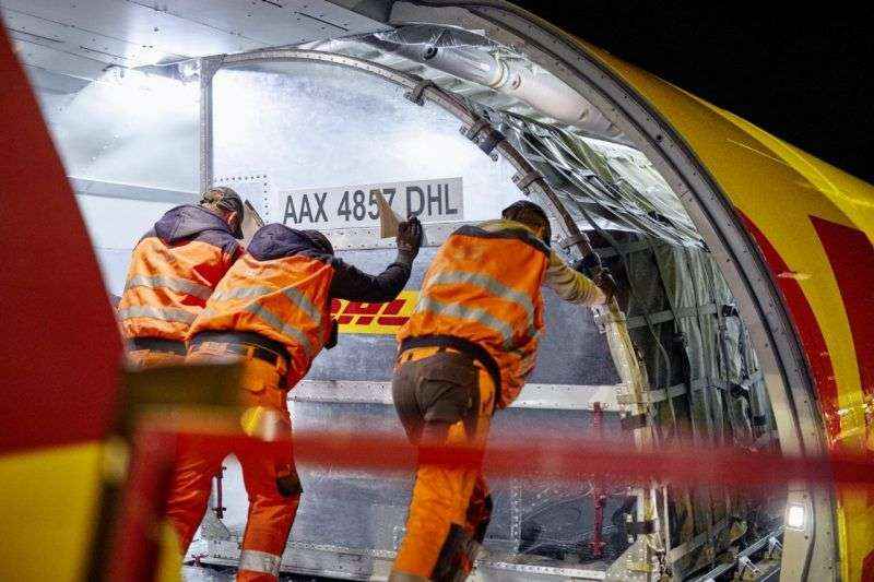 DHL Express transporta más de 200 toneladas de EPIs a España desde el inicio de la crisis sanitaria