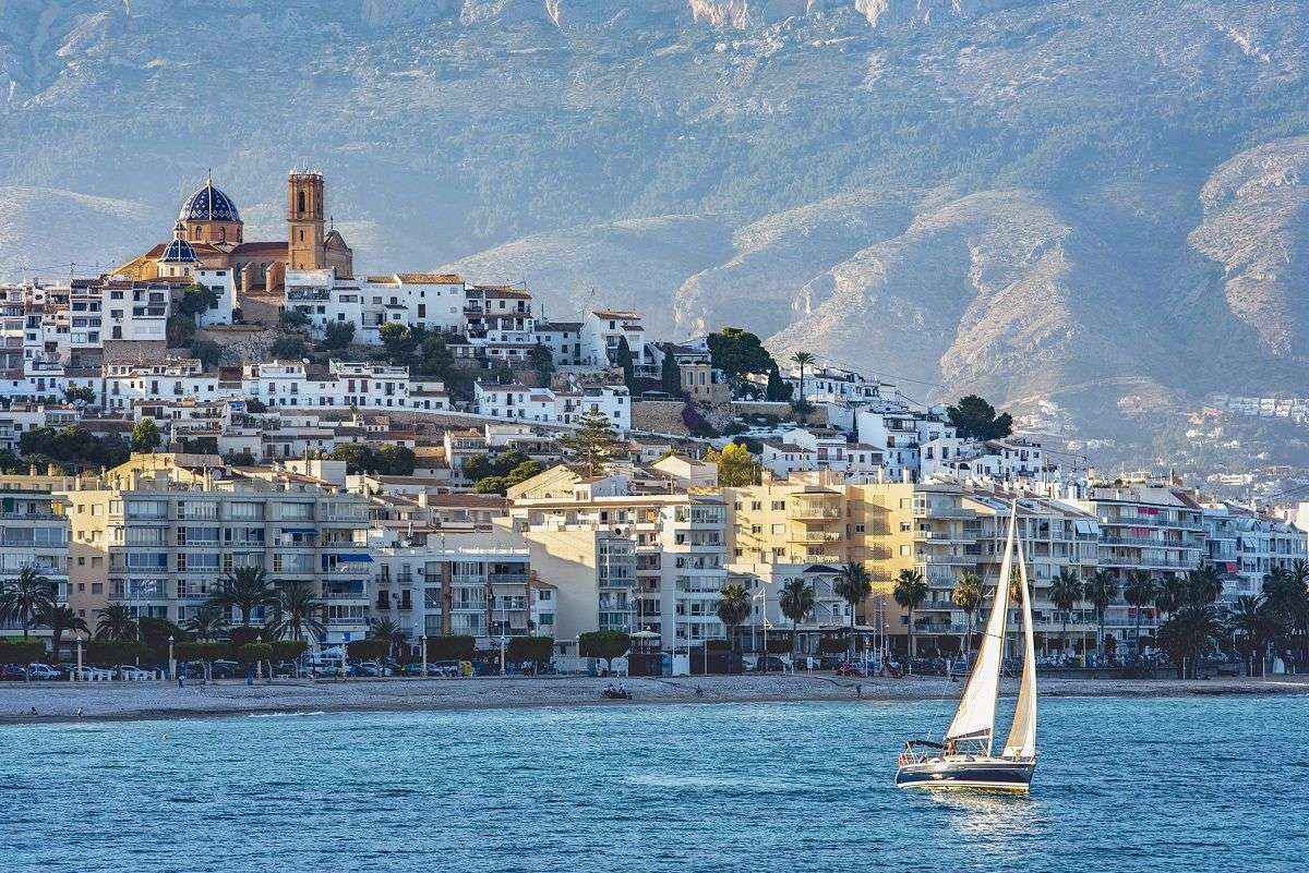 Nautal: Los turistas españoles se lanzan a la búsqueda de embarcaciones de alquiler para pasar sus vacaciones