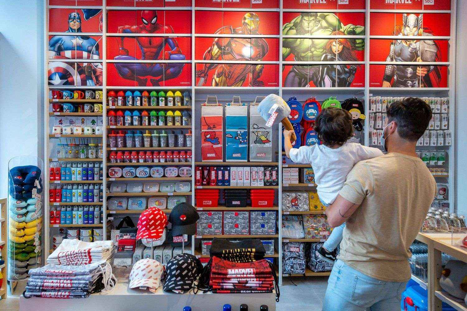 Miniso inaugura en Granada la primera de las 11 tiendas que abrirá por toda España antes de Navidad