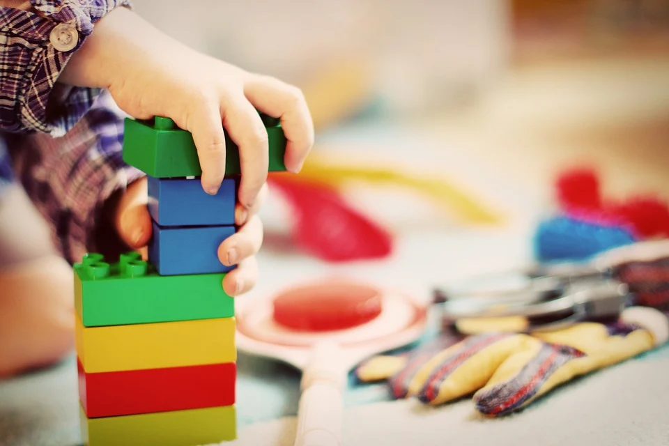 Los niños juegan hasta una hora y media más que antes de la pandemia y Viva el cole analiza los motivos