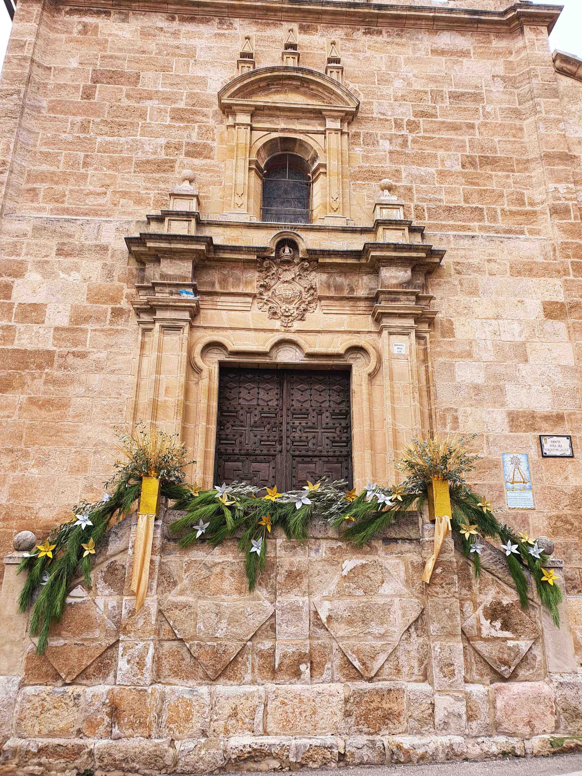 Almonacid convoca el XVII Concurso de Postales y el I de decoración de fachadas y balcones en Navidad
