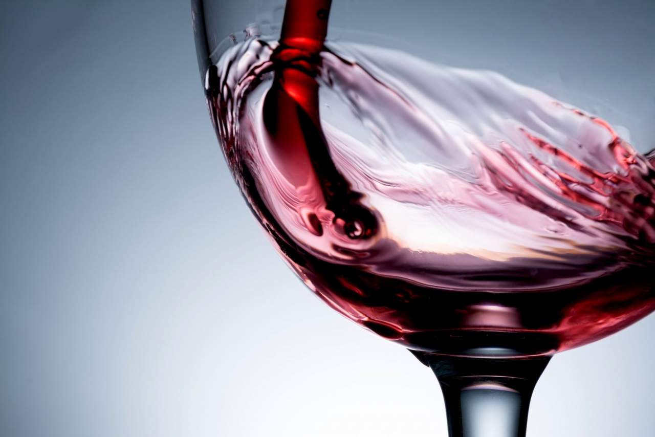 Comprar vino online en páginas especializadas como Casa del vino Javea: una de las últimas tendencias en España