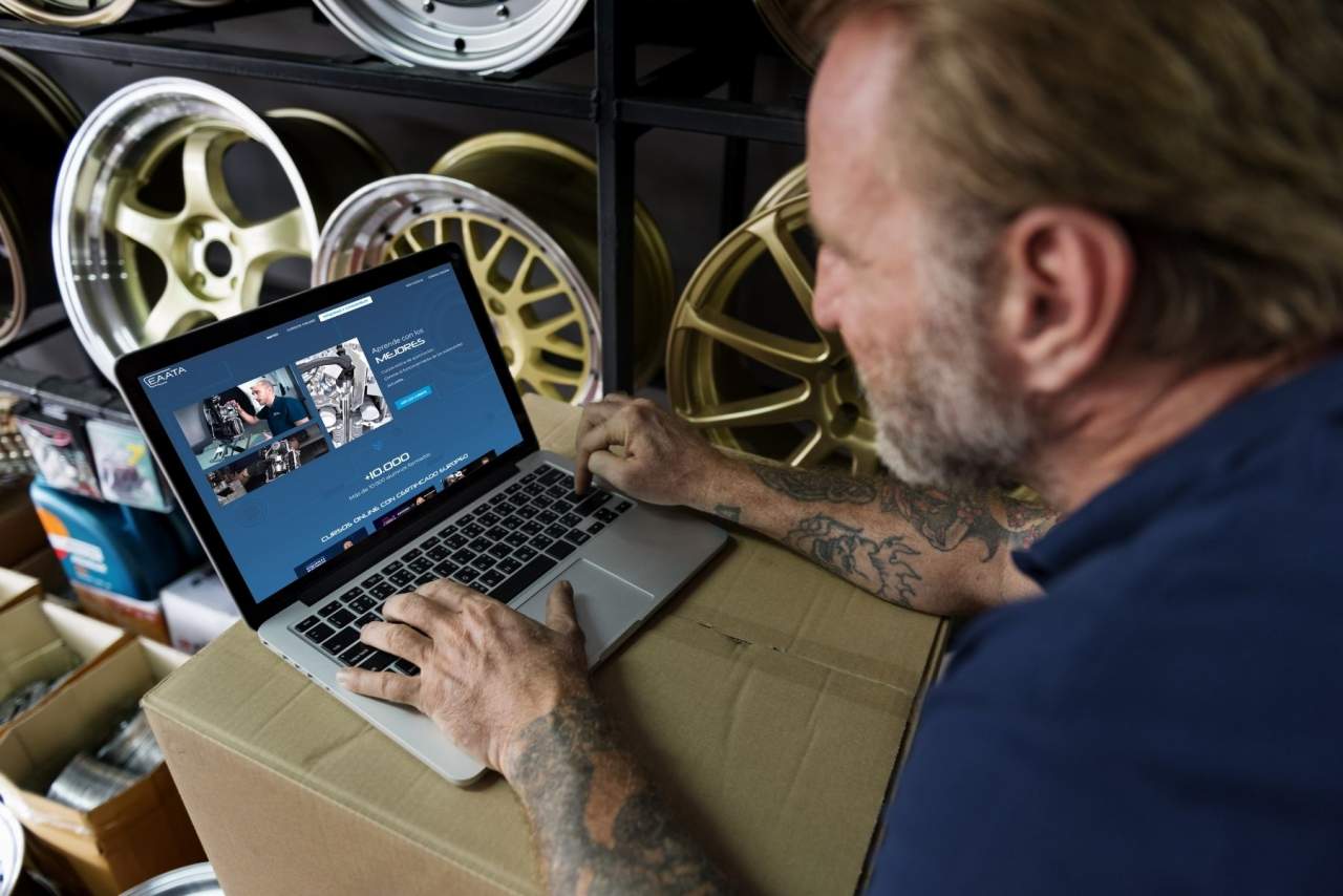 Cursos online de automoción disponibles en EAATA Academy