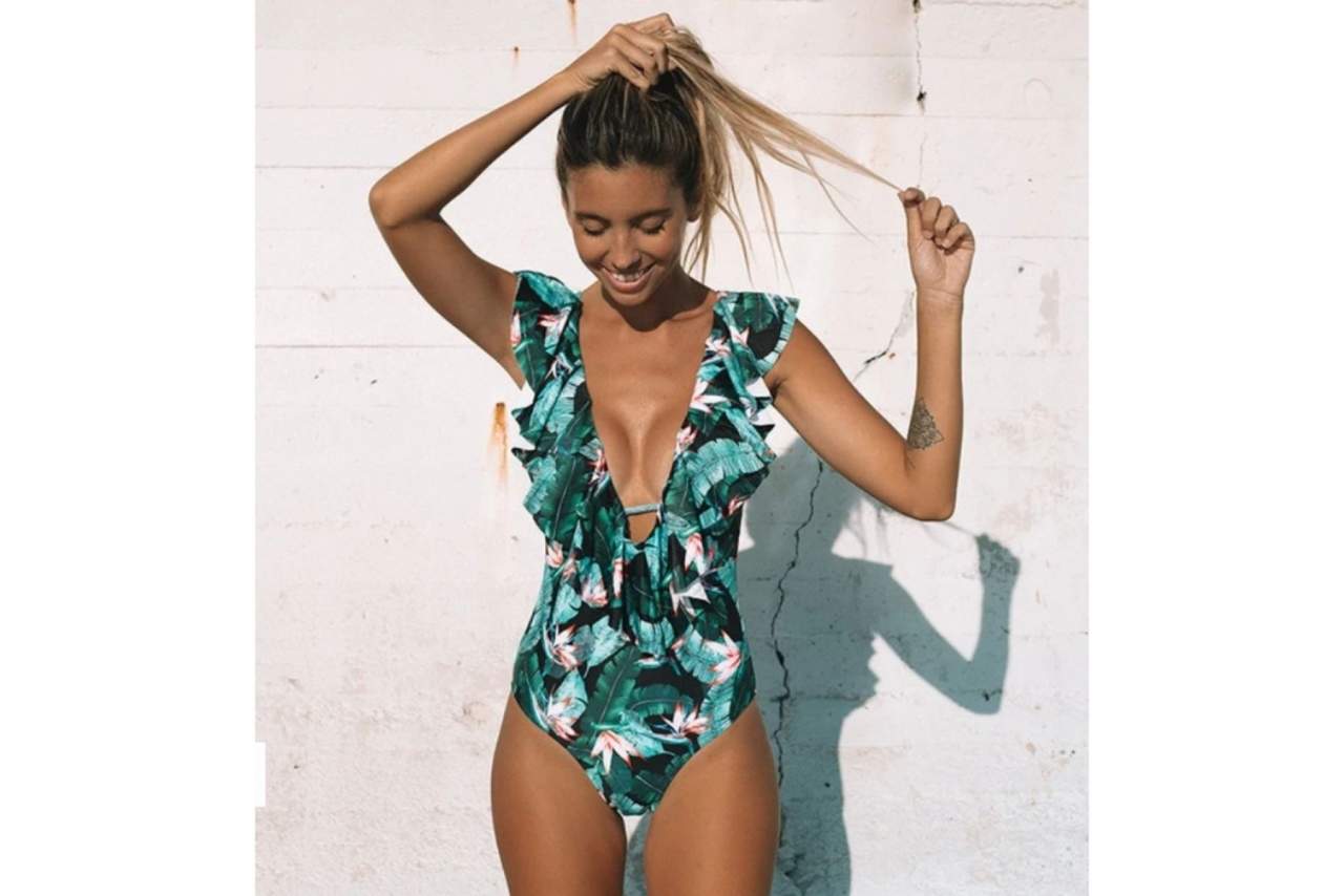 El diseño y el color se unen en los bañadores y bikinis Pasarelle este verano