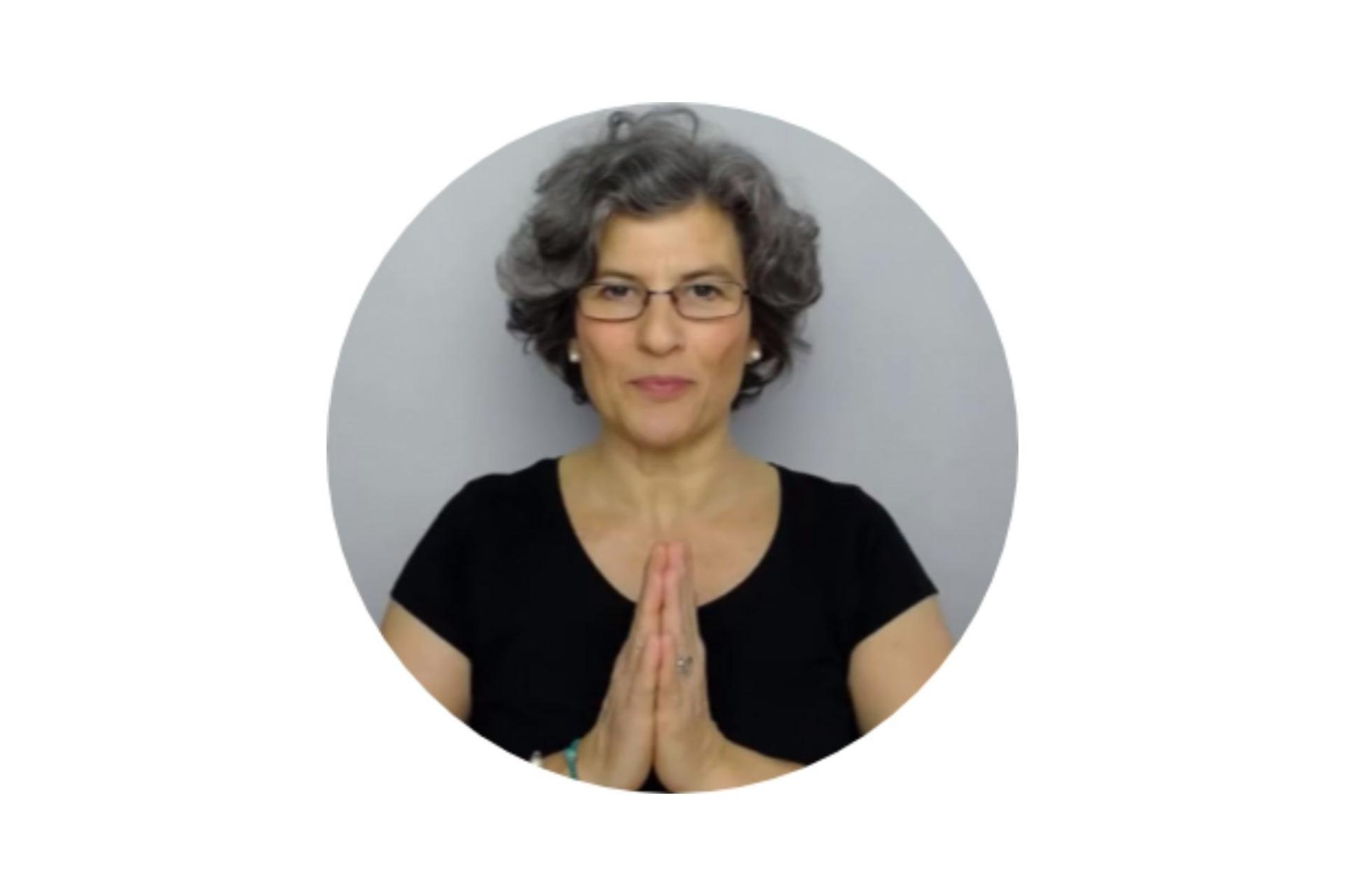 Gloria Alcaide ofrece la posibilidad de recibir clases de yoga online