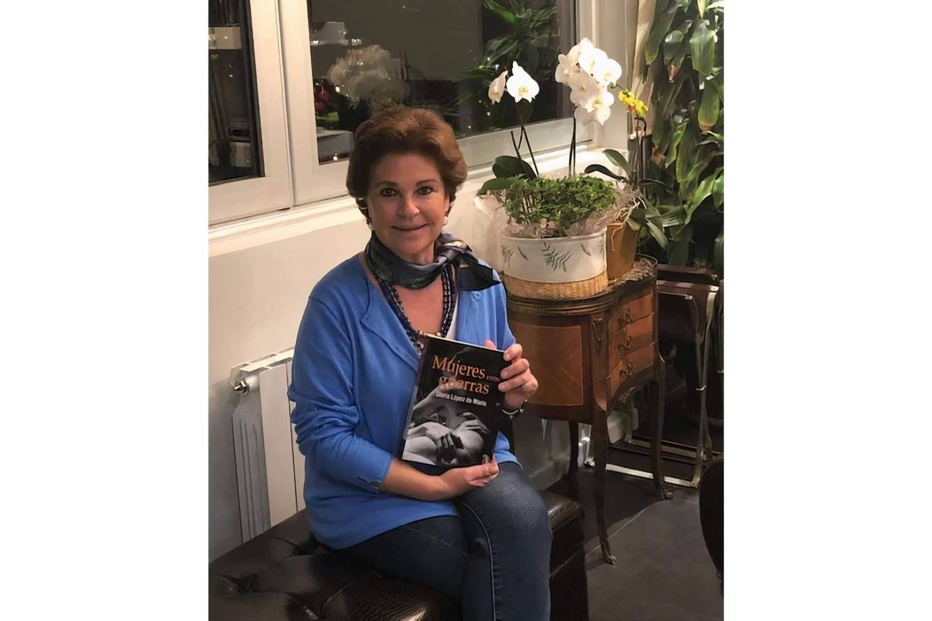 Mujeres entre guerras es la novela del universo femenino en aventuras borrascosas de la escritora Gloria López de María