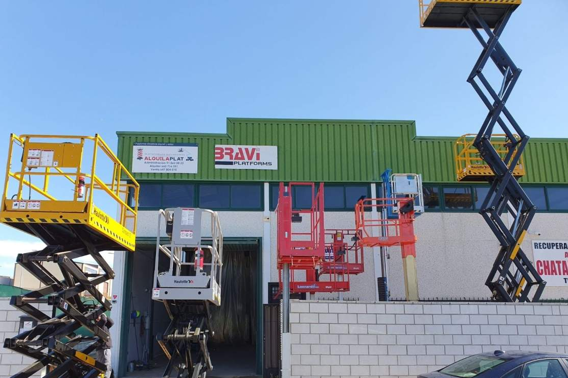 La plataforma elevadora ofrecida por Alquila Plat