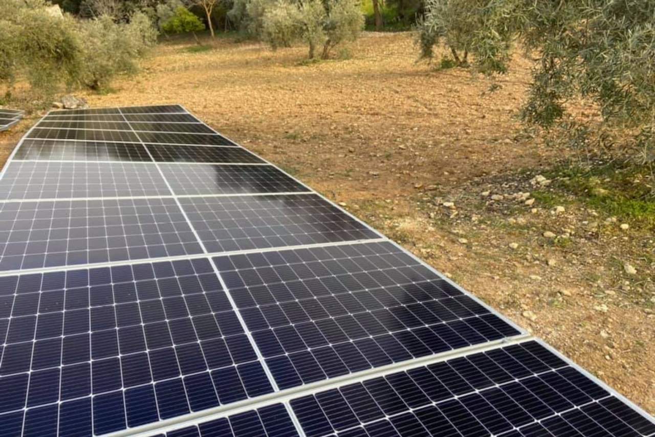 Energía solar para el autoconsumo en empresas: Agrupaciones & Soluciones Solares