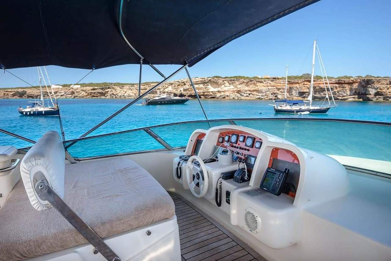 ¿Dónde y cómo alquilar un barco en Alicante según los expertos de Sur la Mer?