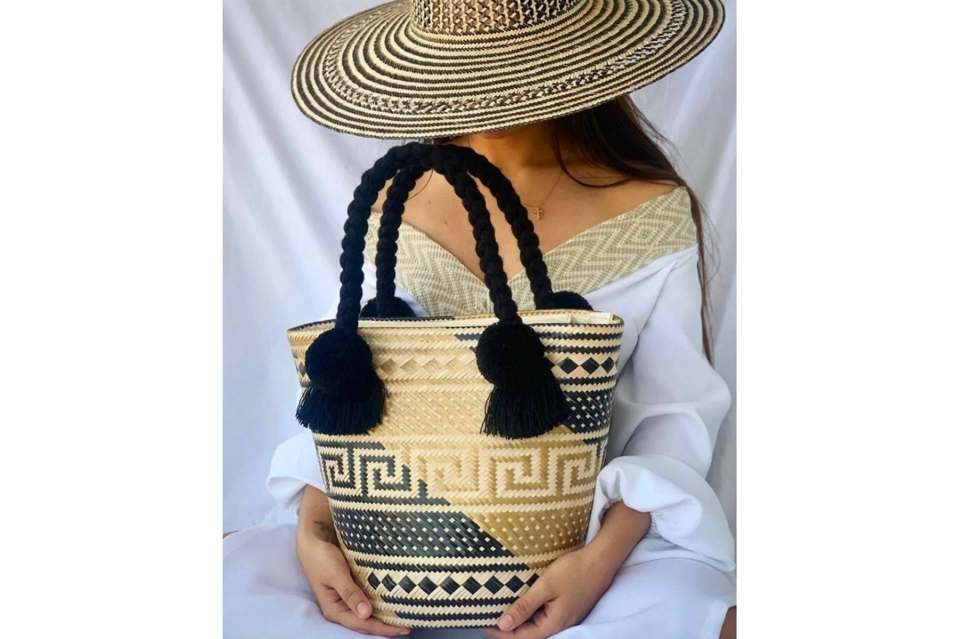 El arte de la etnia Wayuu llega a manos de las españolas con la colección de capazos de palma de la tienda Design & Handmade