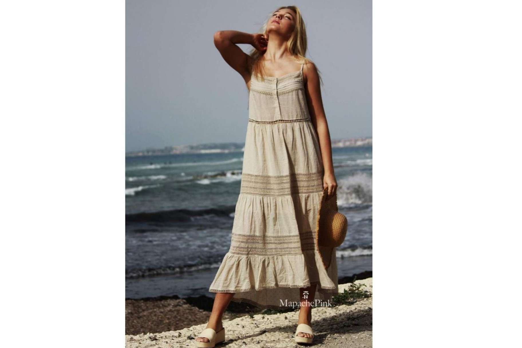 Mapache Pink presenta la colección de vestidos boho