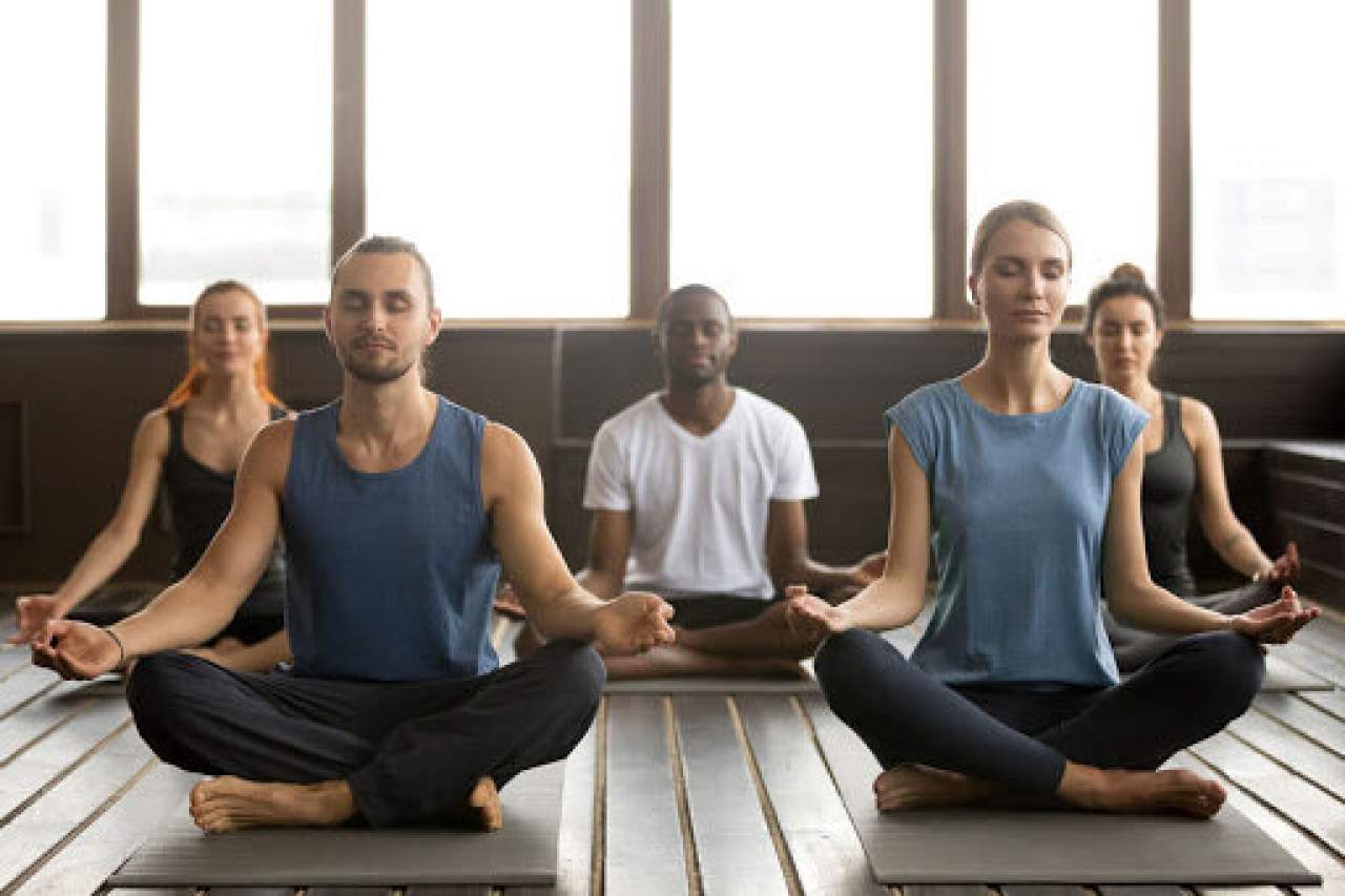 ¿Qué ofrece la Escuela de Yoga de Nazaret Hermida?