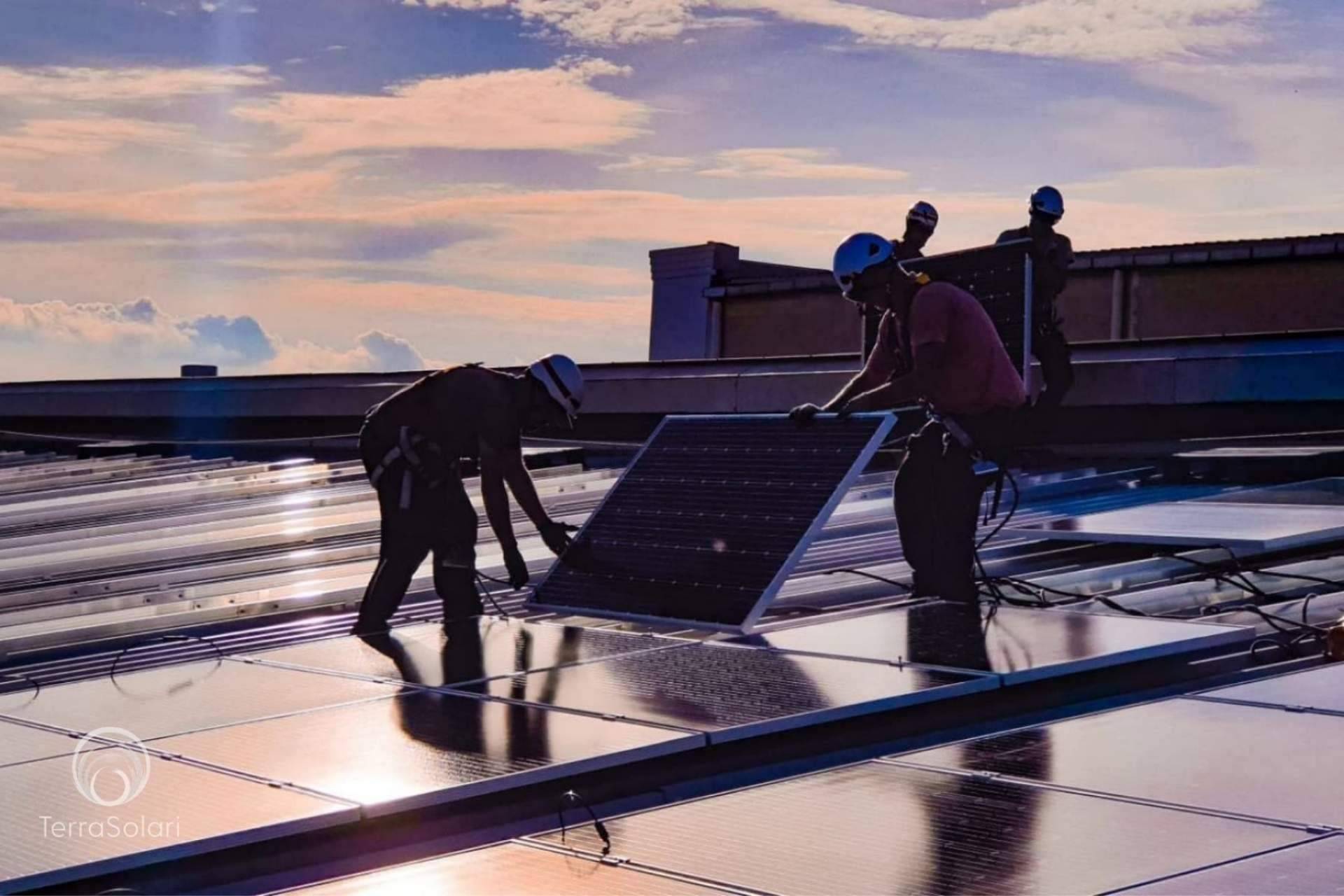 TerraSolari: ¿Cómo conseguir subvenciones económicas para instalar placas solares en la vivienda?
