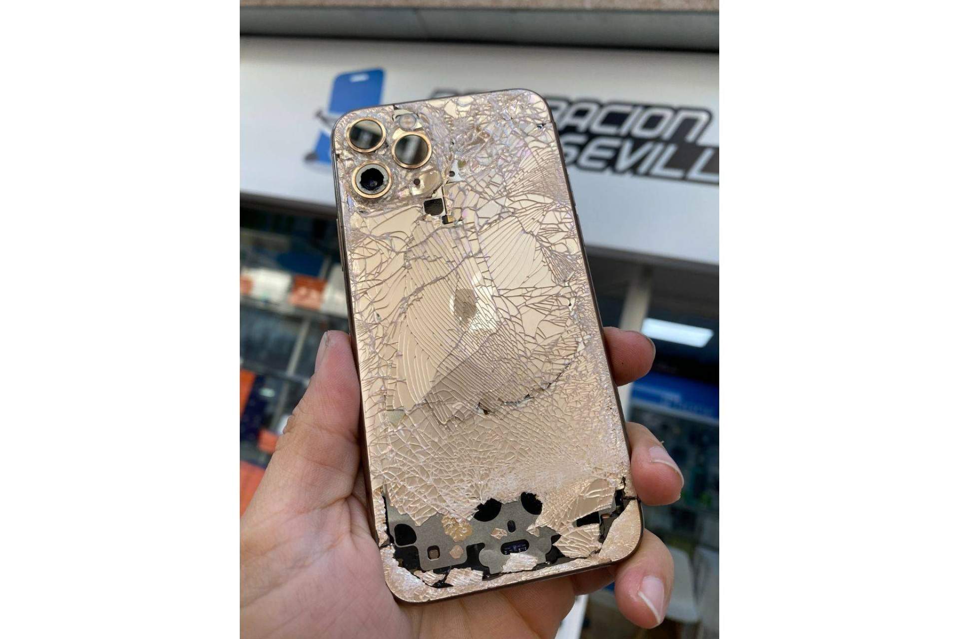 Uno de los mejores especialistas en reparaciones de iPhone e iPads en Sevilla