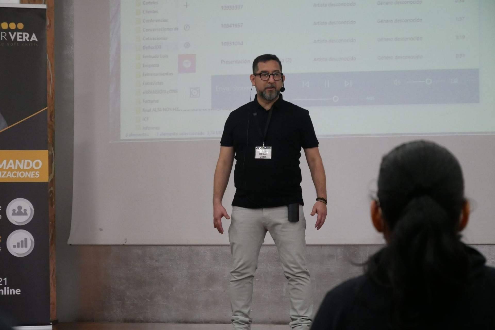 Poner fin a las limitaciones en el ámbito profesional gracias al curso de formación 'Iniciación a la PNL', impartido por el coach César Vera