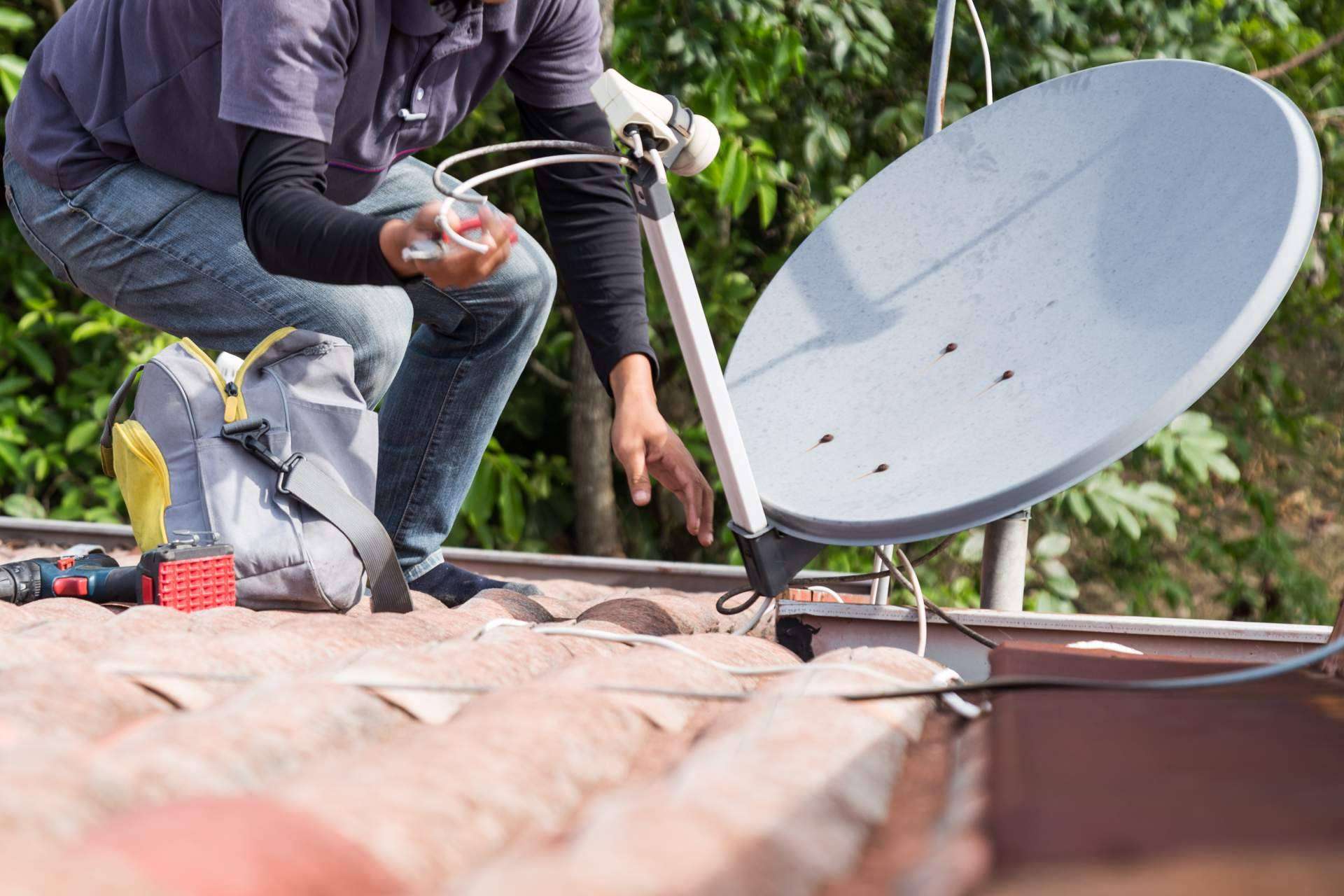 Motivos para contratar el servicio técnico de instalación de antena de TV con Antenistas Valencia