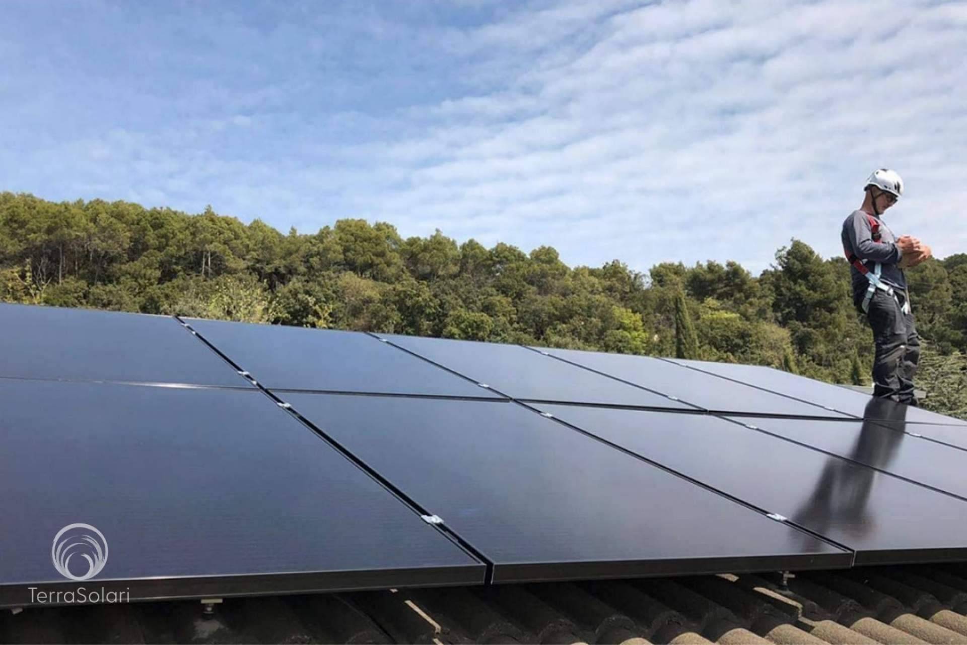 TerraSolari: ¿Cómo recibir una subvención económica para instalar placas solares en el hogar?