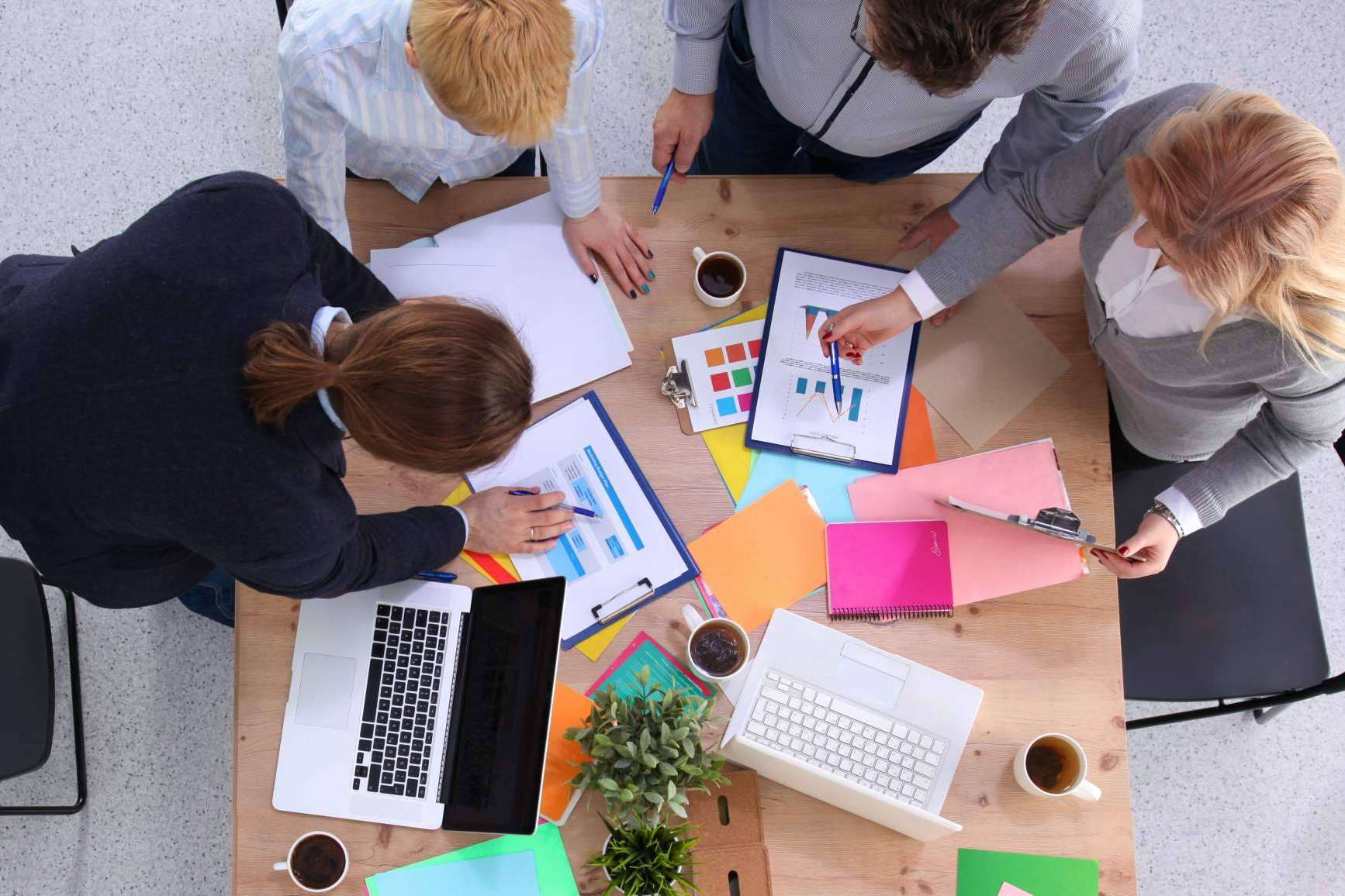 Consultoría empresarial O Castro Work: definir la estrategia empresarial o la imagen corporativa de una empresa
