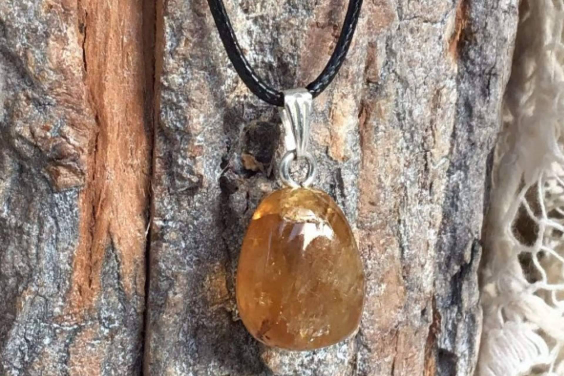 Los colgantes y pulseras de piedras energéticas que ofrece Tierra de Gemas