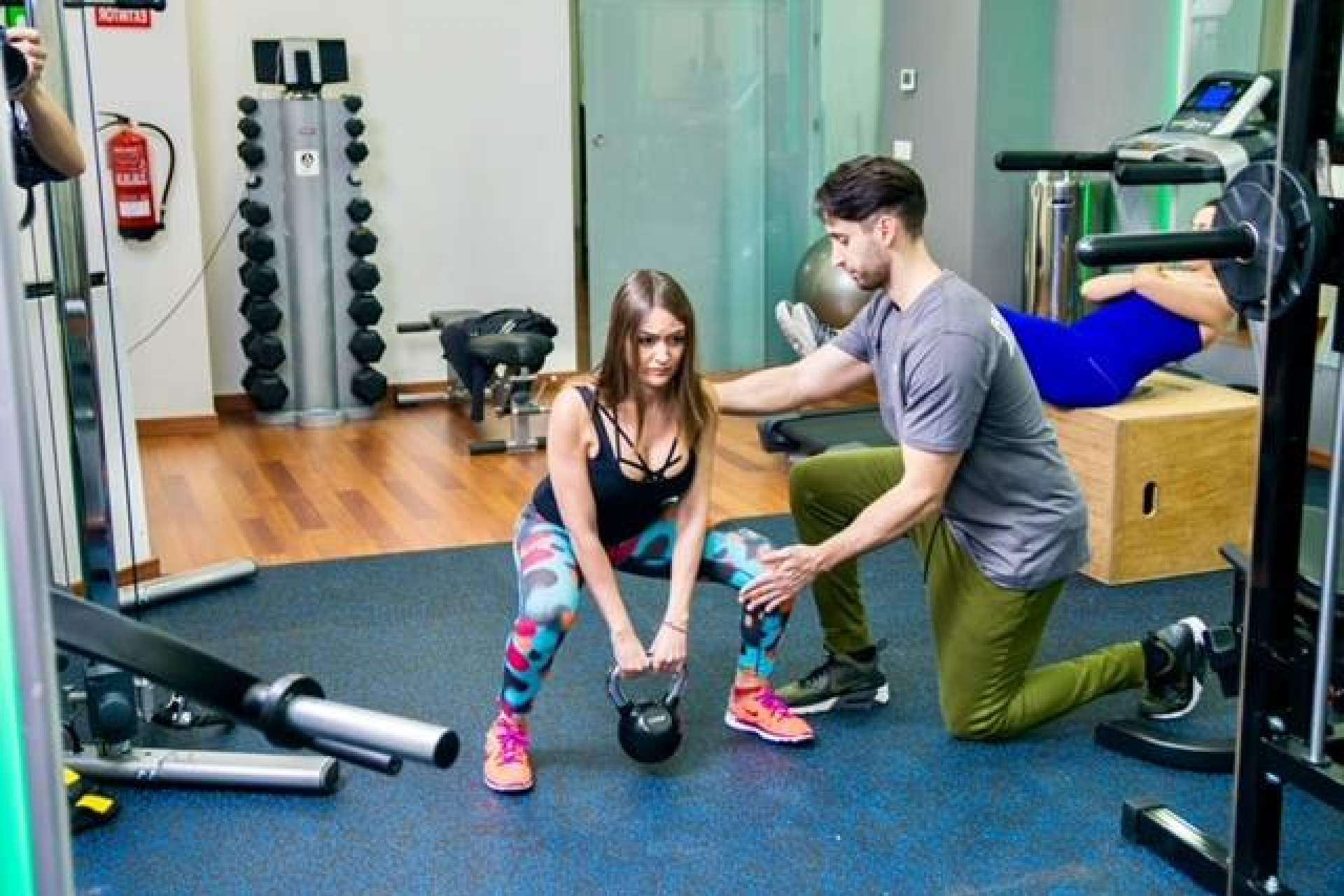 Beneficios de contar con un buen entrenador personal que se adapte a las necesidades, por Rencoach