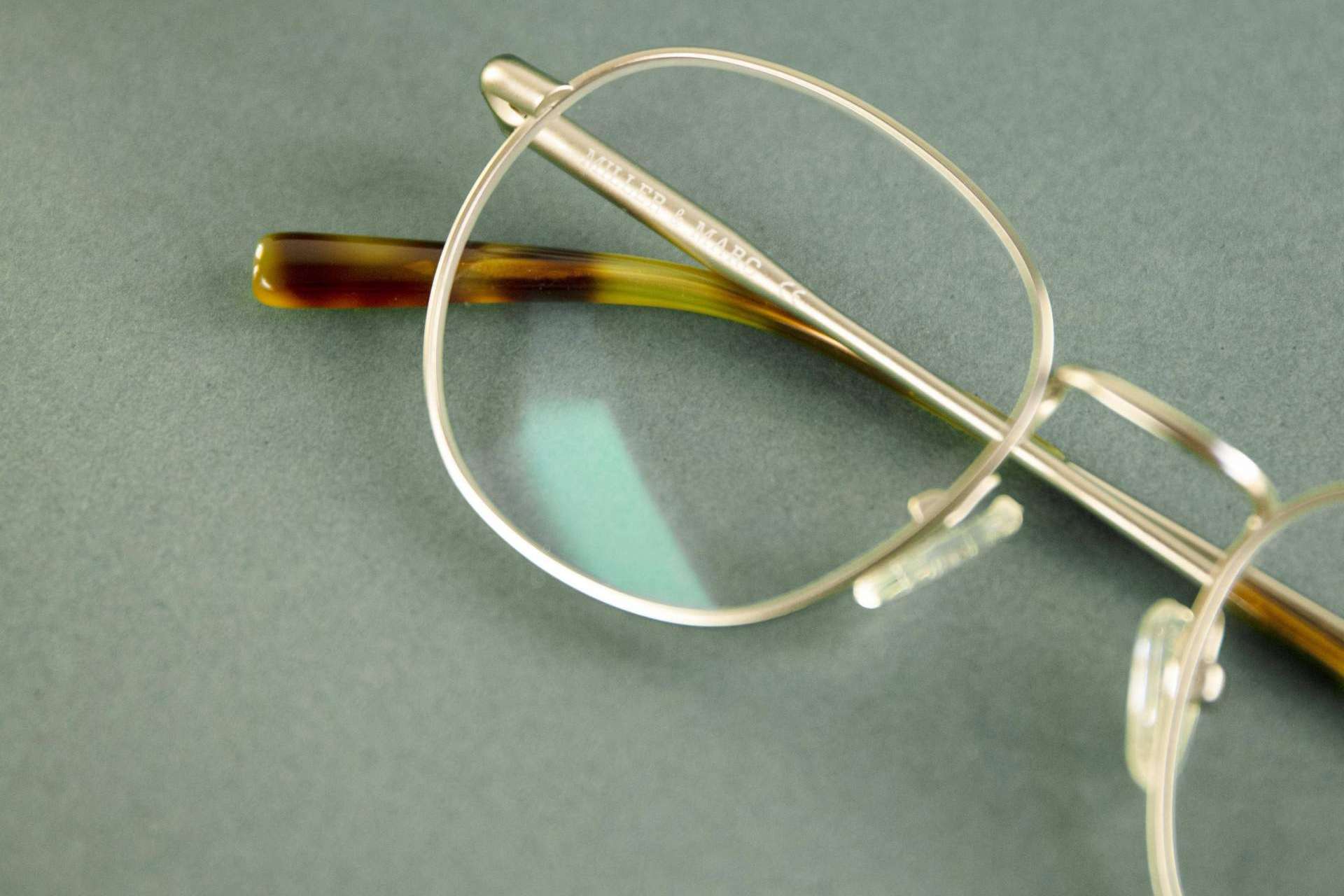 Miller & Marc protege la vista ante la luz de las pantallas con sus gafas con filtro azul