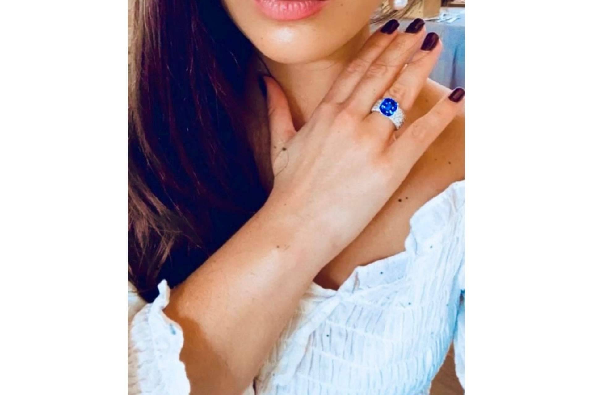 La reconocida gemóloga que confecciona joyas únicas con la gema tanzanita: Isabella Seijo