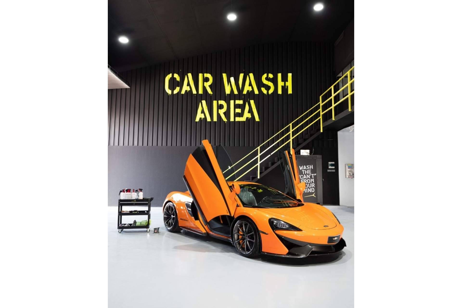 Radikal Carwash, el servicio de lujo de Radikal World que cita a los amantes de los súper autos