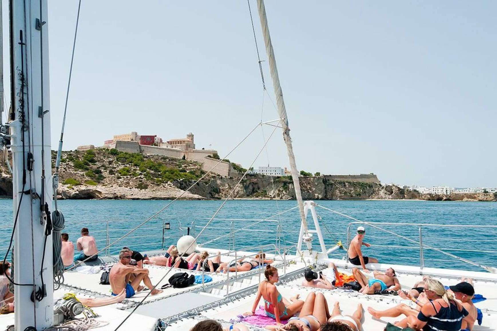 Yacht IN Ibiza ofrece barcos para eventos