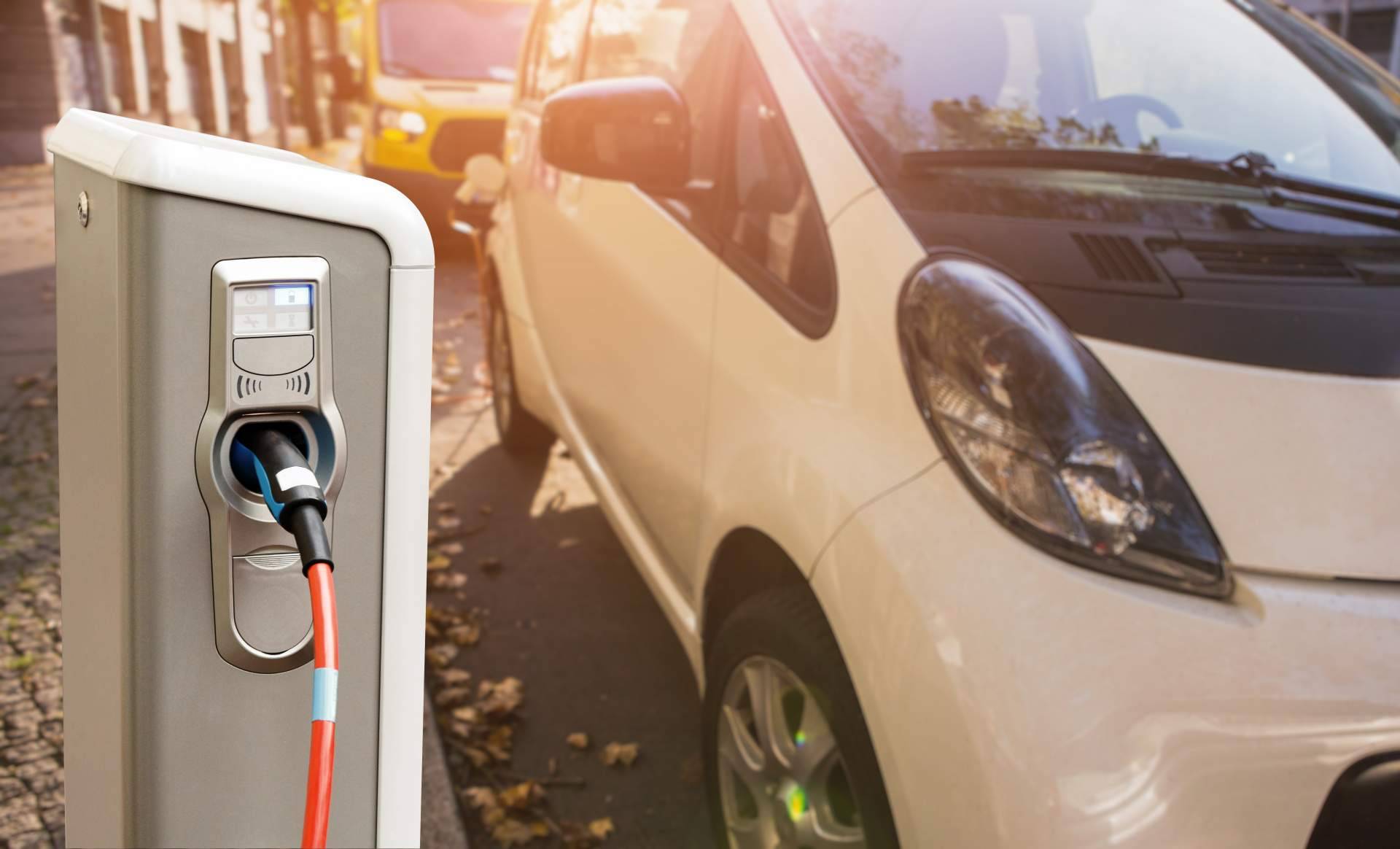La empresa SF Motor Premium ofrece vehículos híbridos de ocasión