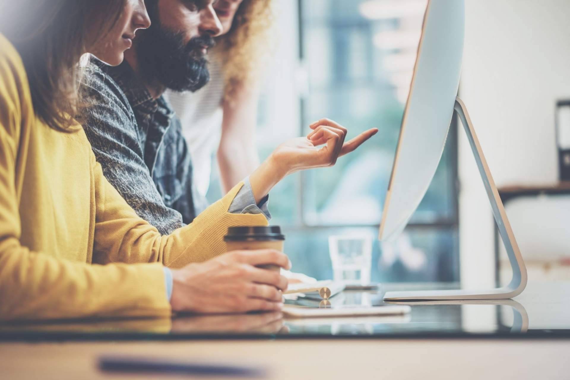 Adoptar estrategias de marketing digital para un negocio, por Juan Benítez