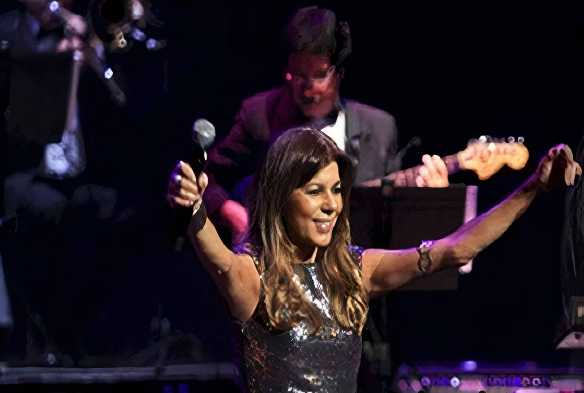 Disfrutar de Camilo Sesto, Jeanette, Los Pekenikes y mucho más es posible mediante los homenajes de Sindi Producciones