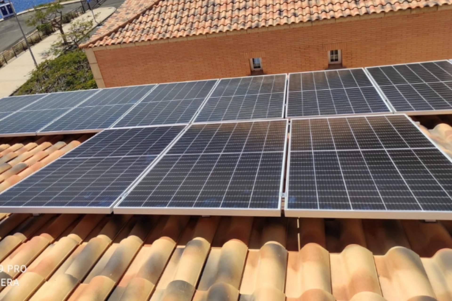La mejor alternativa para cargar los coches eléctricos: Estudio Termosolar