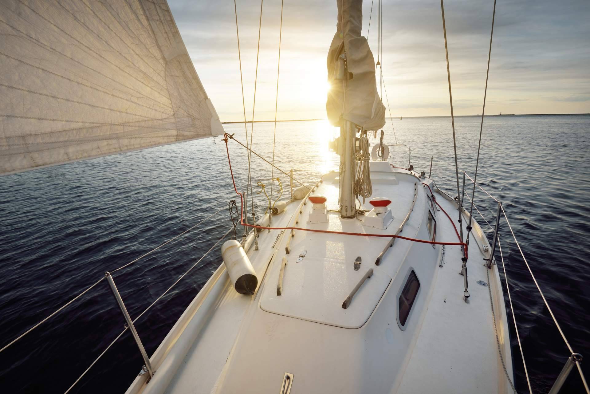Alquilar barco en Nerja: la nueva propuesta de Alboran Charters