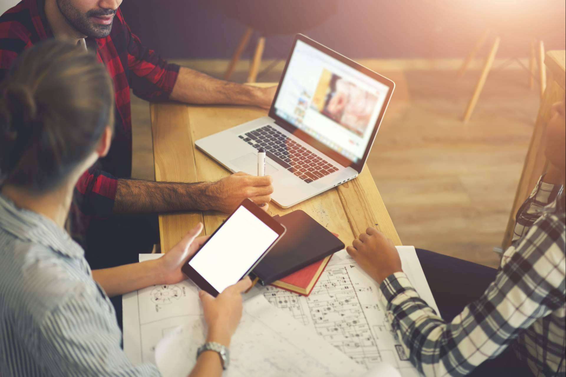 Ofertas777: trabajar desde una laptop y vivir de Internet