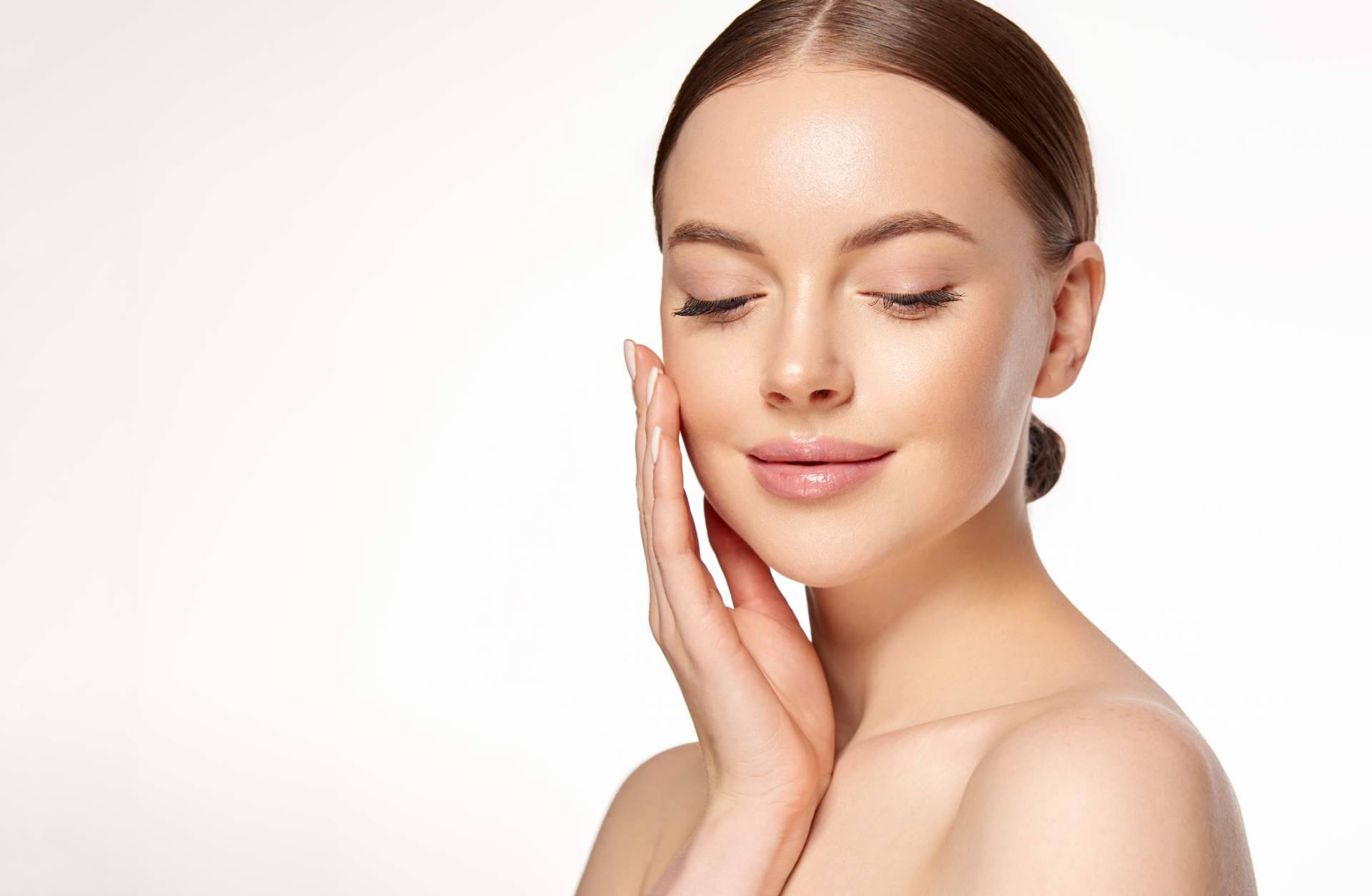 El peeling hidratante intensivo de ABB Medicina Estética se alza como una de las mejores soluciones a la deshidratación de la piel en verano
