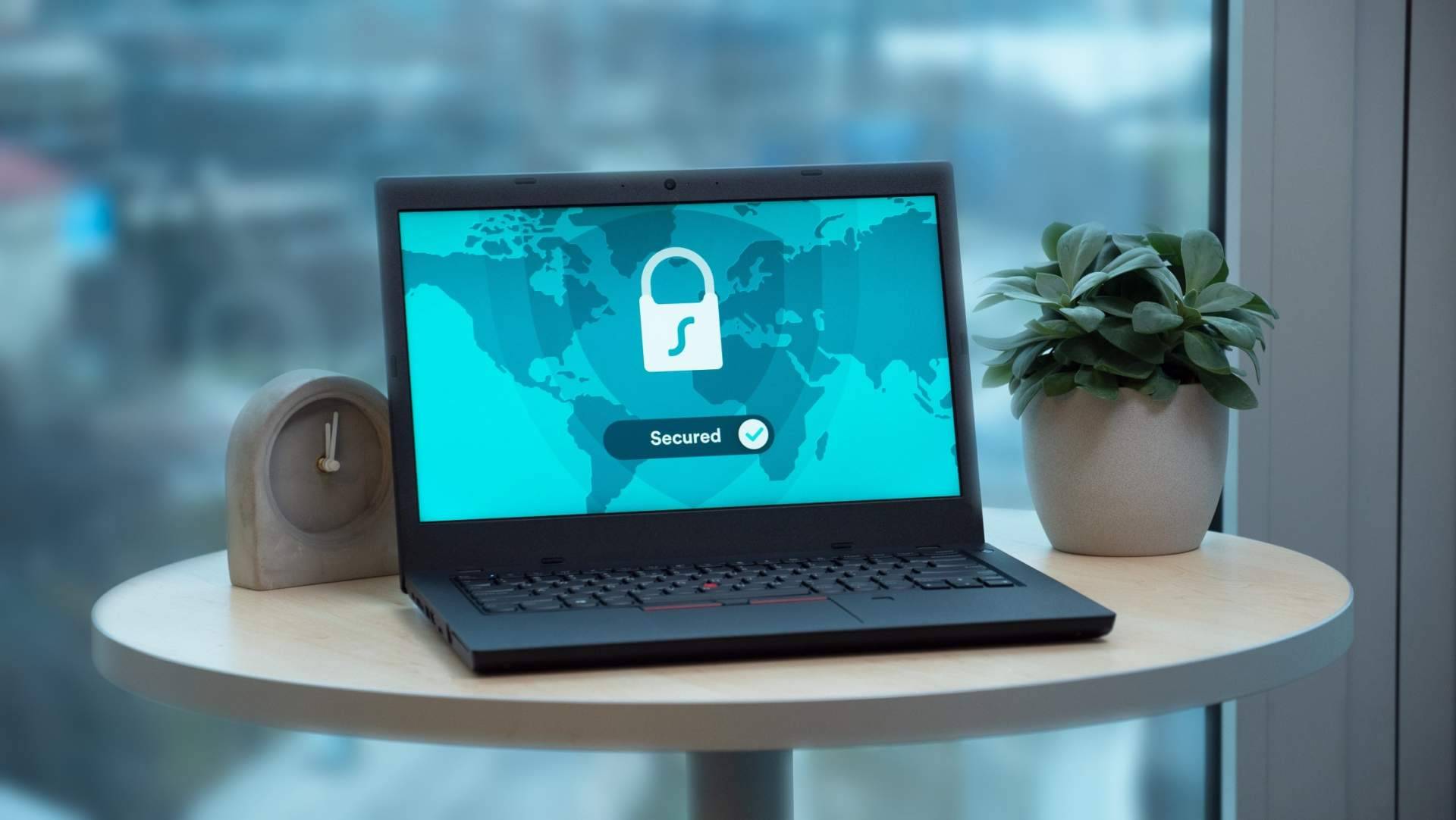 Hackrocks explica la relación entre seguridad informática, teletrabajo y COVID-19