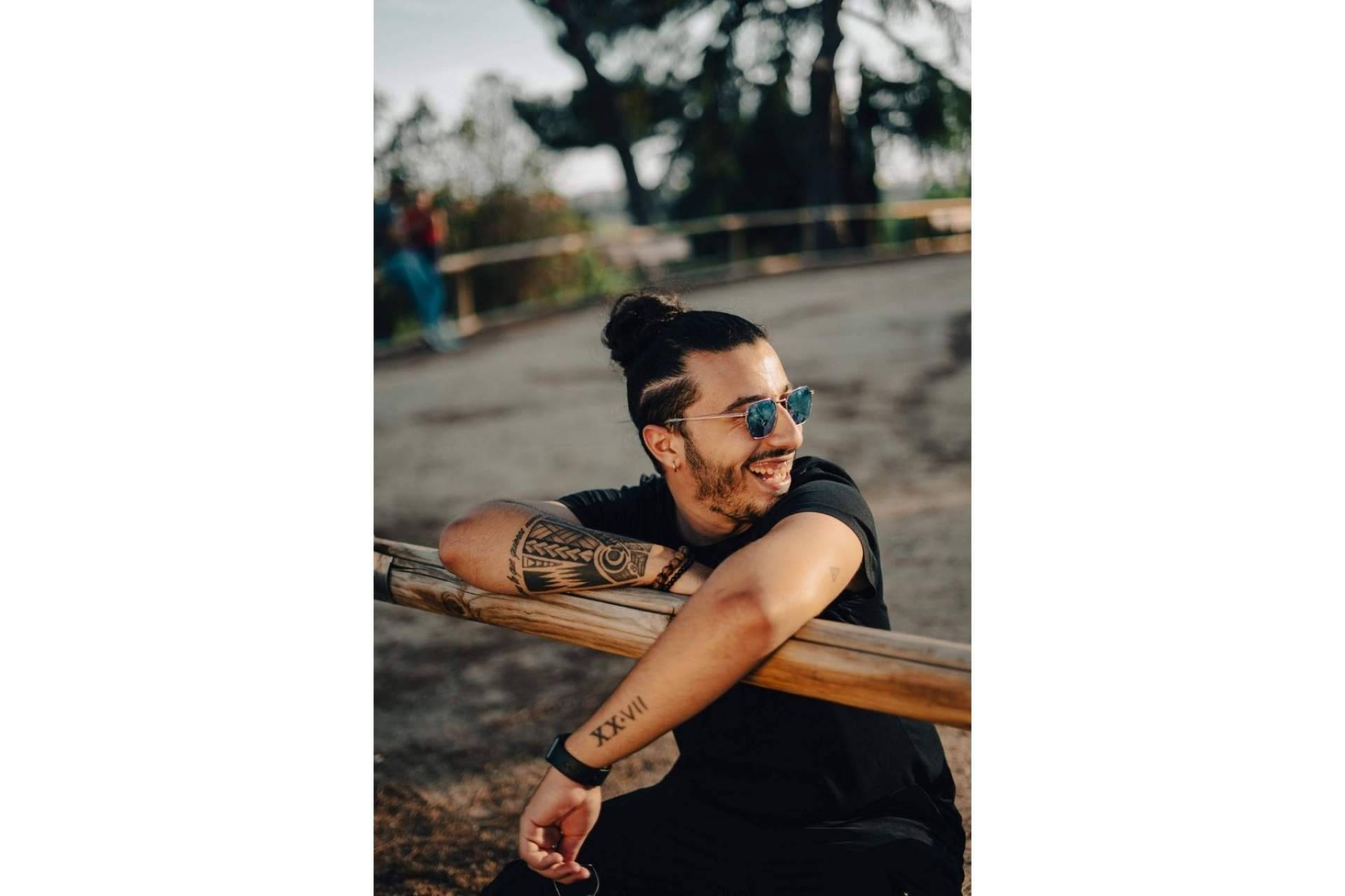 Sofiane Bendjellal: el reconocido creador de contenido creativo en la red social Instagram