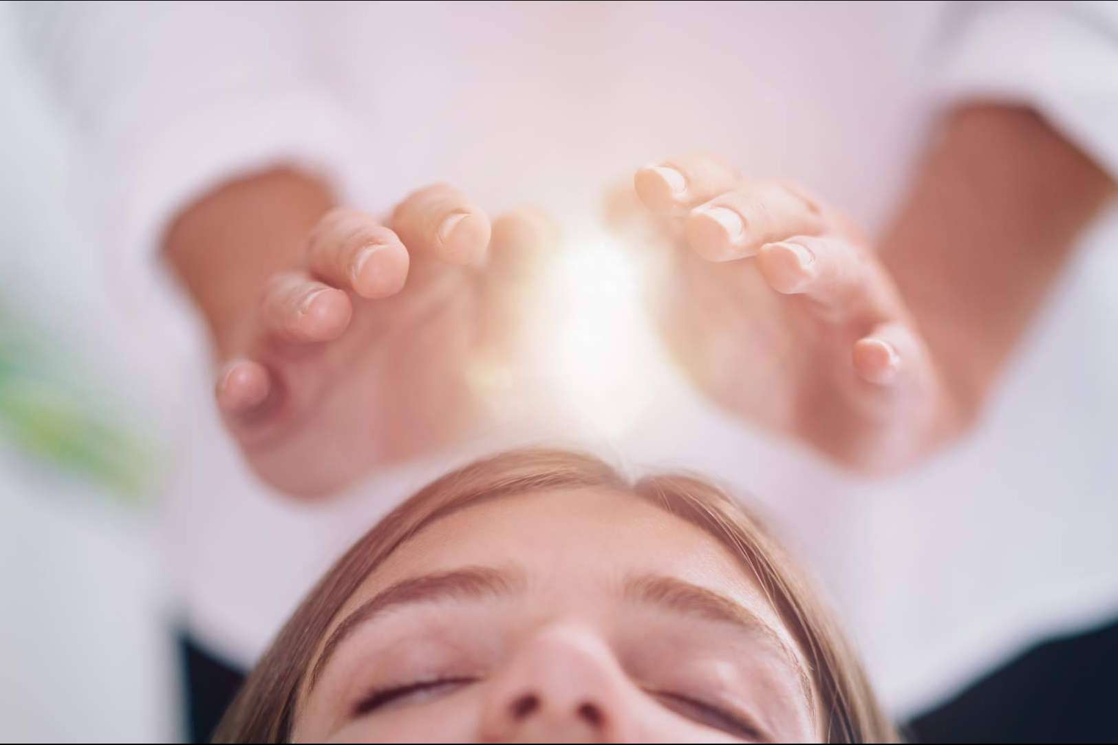 Cursos reiki online con el formador de maestros Javier Robas