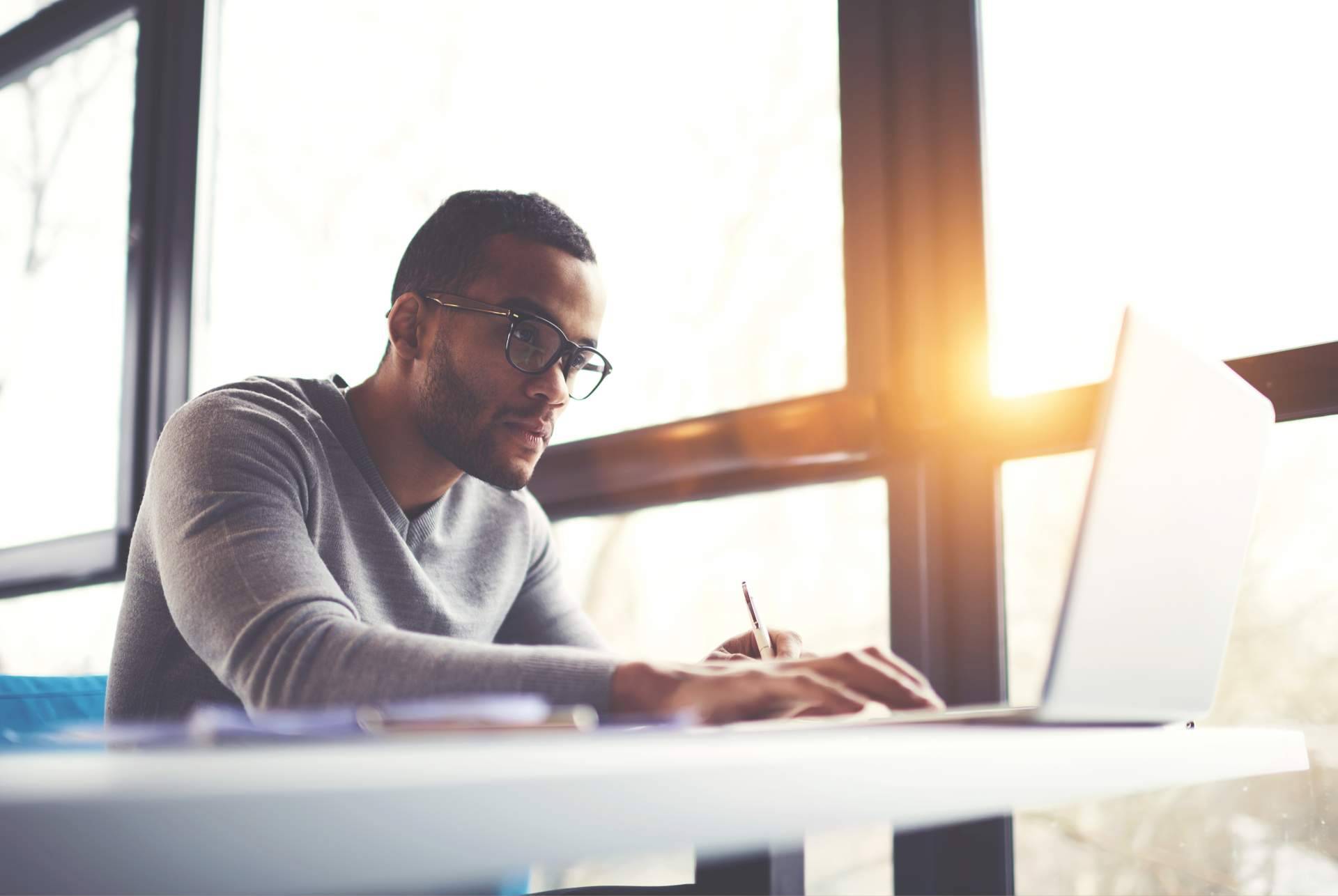El software de Ayuda Universitaria es la opción gratuita y en español del Turnitin