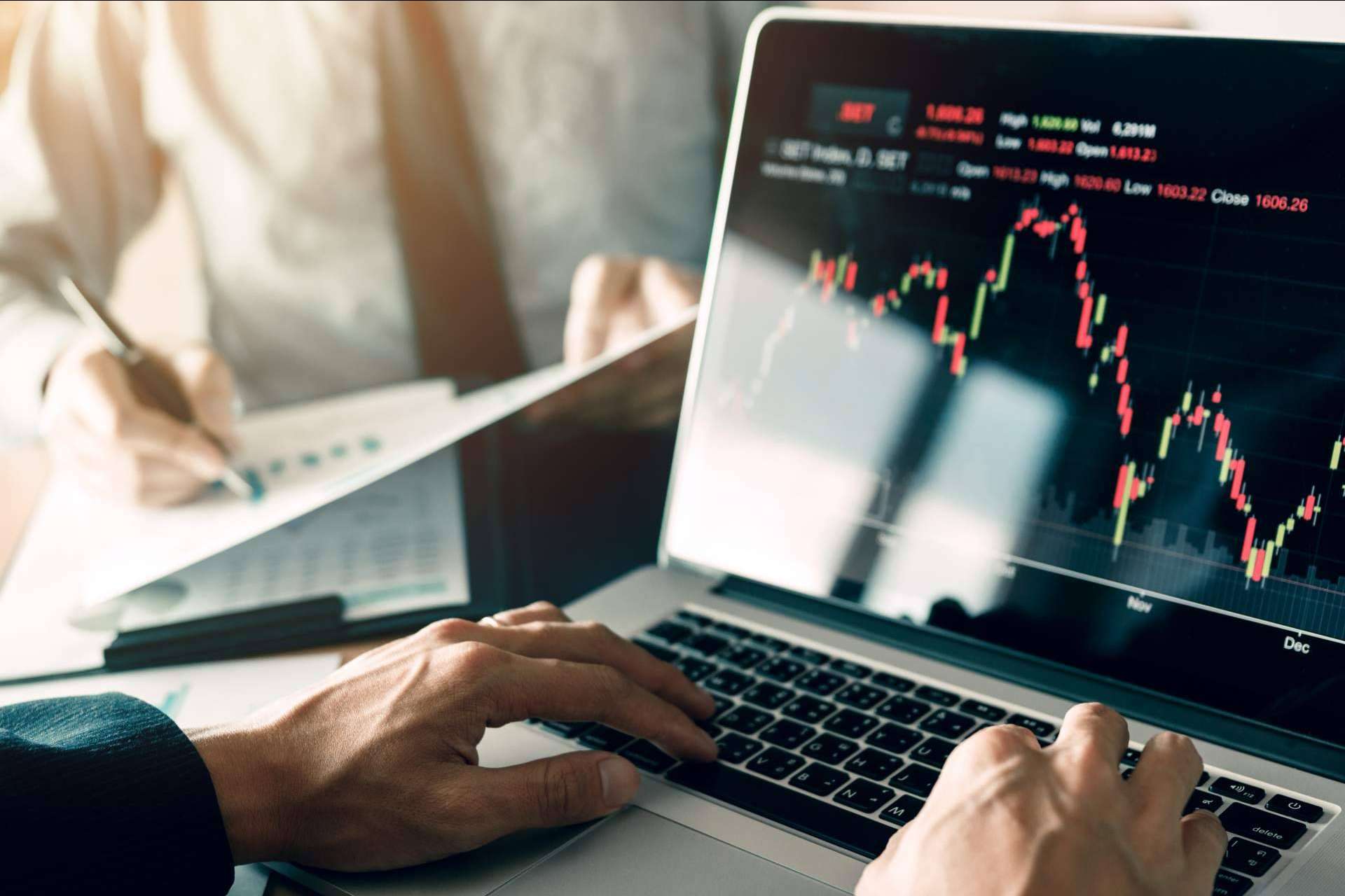 ¿Cómo complementar la formación con plataformas de trading?: Área de Inversión