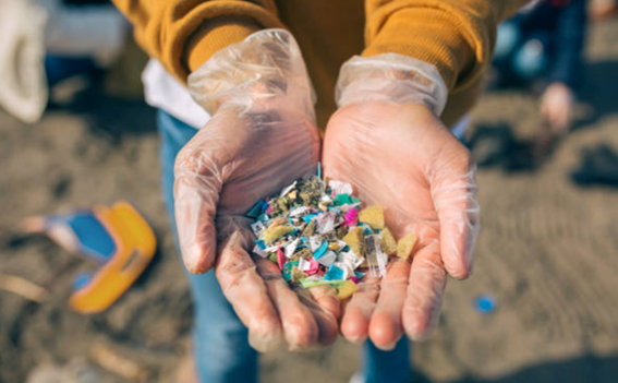 Una tecnología capaz de eliminar el microplásticos del agua gana el eAwards Spain 2021 de fundación everis