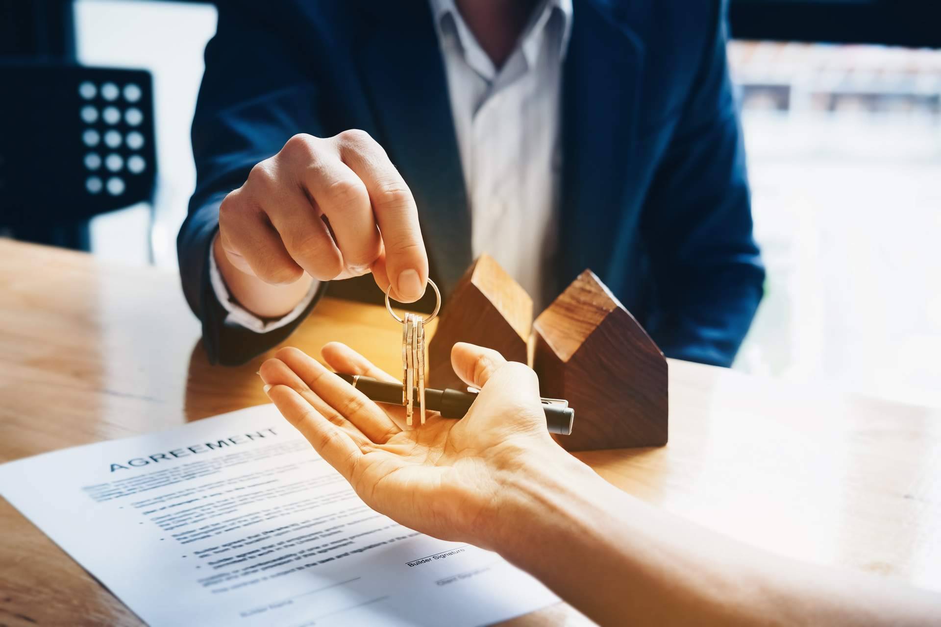 Encontrar ofertas inmobiliarias asequibles tras la subida de precios por la pandemia con la agencia inmobiliaria Inmomerkat